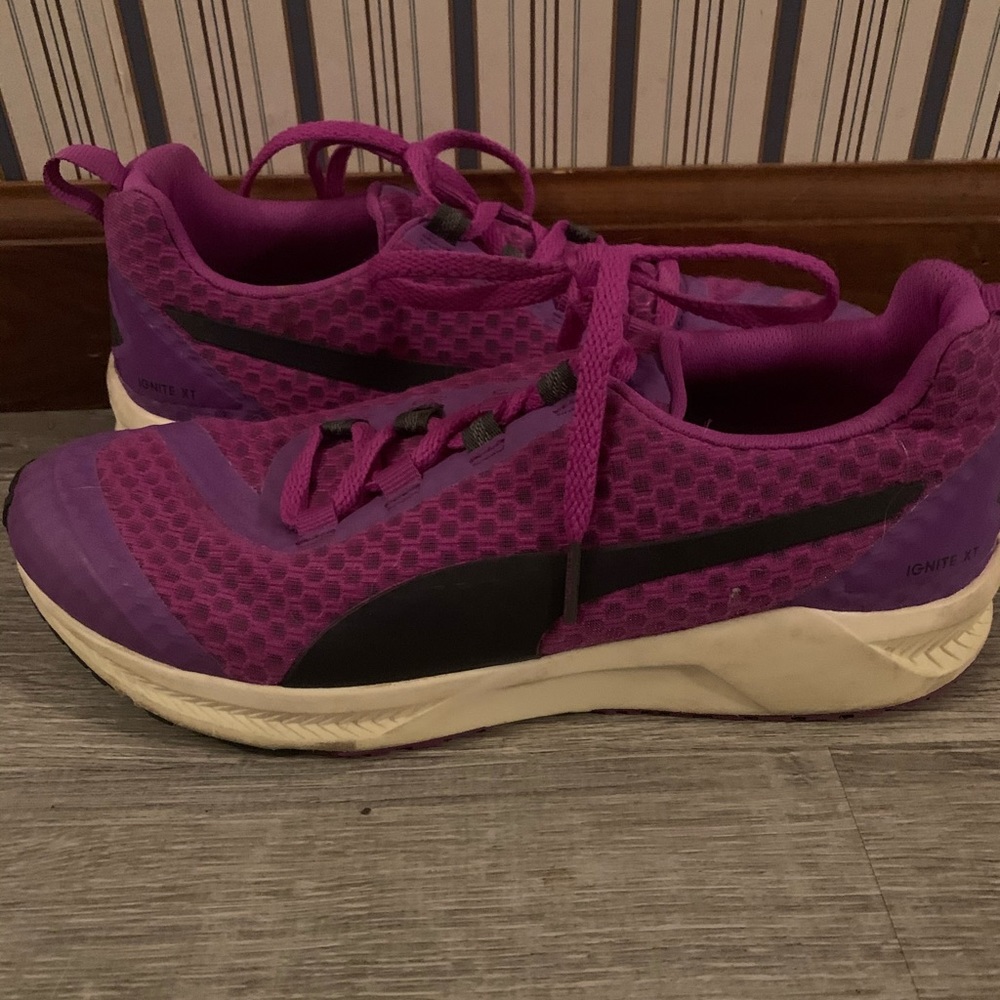 Women’s Puma Sneakers